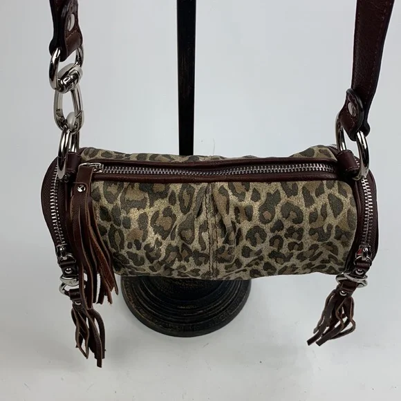 B Makowsky Leopard Print leather trim Fringe tassel Barrel bag Zip Crossbody - Picture 3 of 16